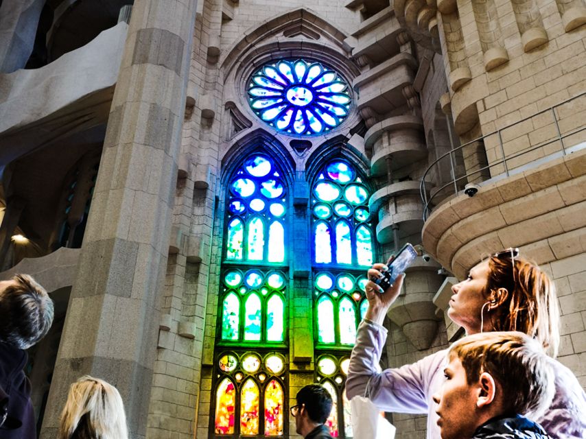 Sagrada Familia & Gaudi Guided Tour Private or Small Groups - Passeig de Gràcia and Gaudí’s famous façades