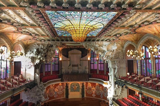 Sagrada Familia & Gaudi Tour Private or Small Group with Tickets - Els 4 Gats and the cultural side of Modernisme