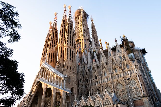 Sagrada Familia Guided Tour & Skip the Line Ticket in Barcelona - Key points to know before booking