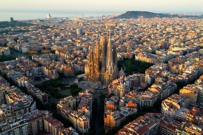 Sagrada Familia Guided Tour & Skip the Line Ticket in Barcelona - What the 90-minute schedule feels like