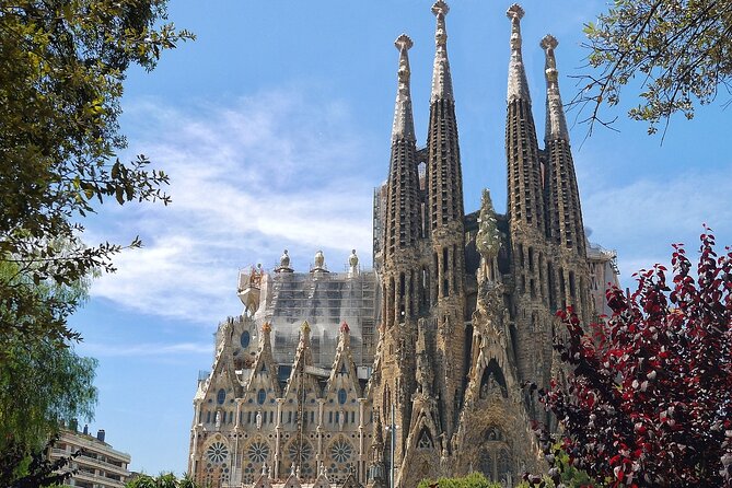 Sagrada Familia Guided Tour & Skip the Line Ticket in Barcelona - The museum option after the guided portion