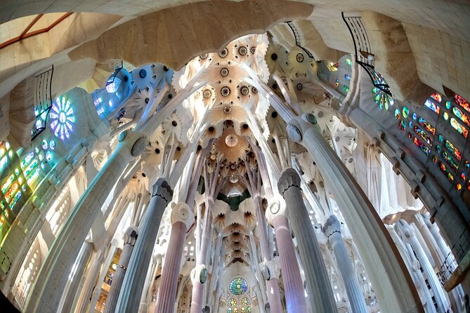 Sagrada Familia guided Tour with a German-Speaking Guide - Seeing Gaudí’s interior through natural forms