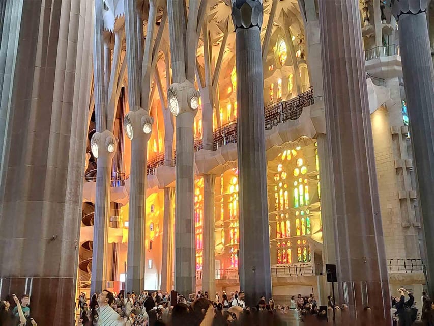 Sagrada Familia Guided Tour with Skip-the-Line Entry Ticket - The workers’ school and the people behind the monument