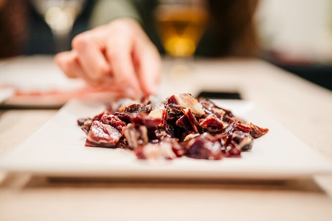 Sagrada Familia Jamón Iberico Masterclass with Wine Tasting - Who will get the most from this experience?