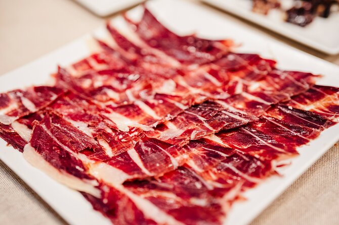 Sagrada Familia Jamón Iberico Masterclass with Wine Tasting - How the expert explains the labels