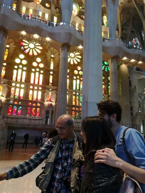 Sagrada Familia & Official Guide Private or Small Group Tour - Should you book this Sagrada Familia tour?