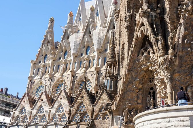 Sagrada Familia & Park Guell Guided Tour - Who will get the most from this tour?
