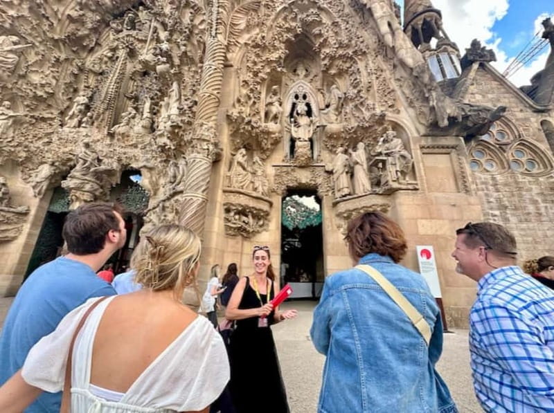 Sagrada Família & Park Güell Guided Tour with Transportation - The museum beneath the basilica