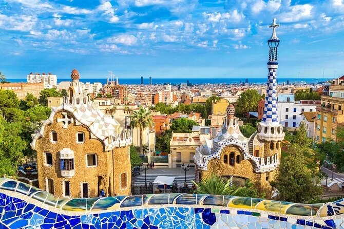 Sagrada Familia & Park Güell Optional: Small Group Tour - What the small group changes