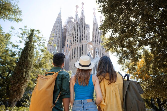 Sagrada Familia Private Guided Tour - Meeting beside Gaudí’s great basilica