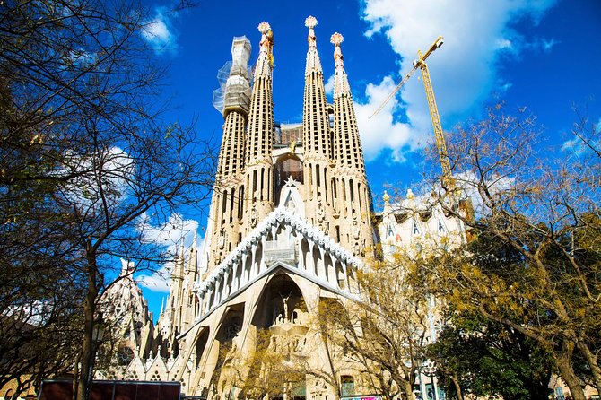 Sagrada Familia Private Guided Tour with Skip the Line Tickets - What the $284.20 price really buys you