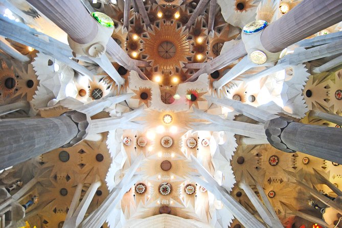Sagrada Familia Private Guided Tour with Skip the Line Tickets - Guides who add personality to the visit