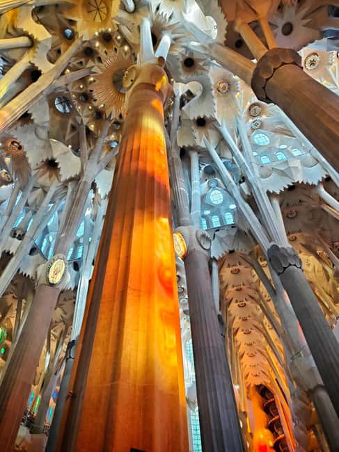 Sagrada Familia Private/Small Group Tour with an architect - Stained Glass and Colored Light