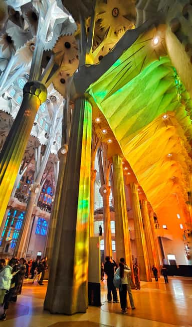 Sagrada Familia Private/Small Group Tour with an architect - The Basement Museum Explains the Big Idea