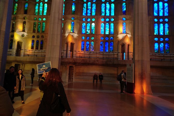 Sagrada Familia Private Tour in Barcelona - Inside the basilica: light, columns, and geometry