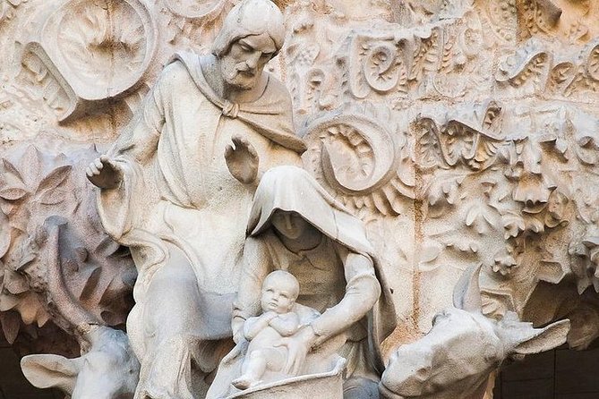 Sagrada Familia Private Tour with Expert Guide - Communication, delays, and the important risks