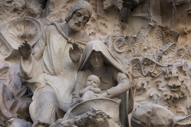 Sagrada Familia Private Tour with Priority Entrance - What makes the private format worthwhile