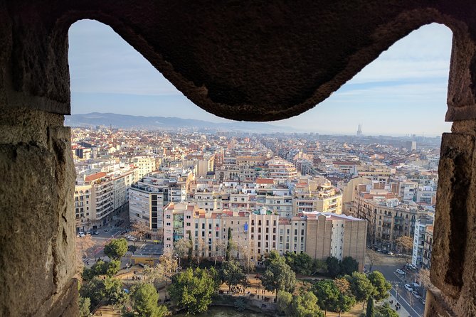 Sagrada Familia Skip-the-Line Private Tour with Guide - Tower access costs extra and is not guaranteed