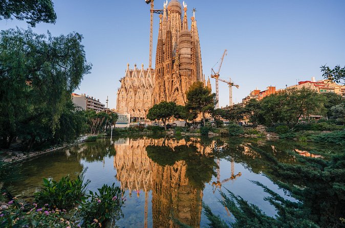 Sagrada Familia Skip the Line Ticket with Official Guide - What the two-hour route does well
