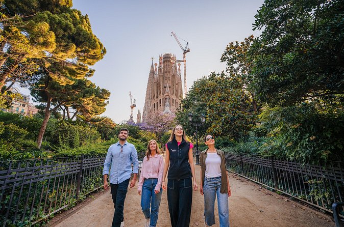 Sagrada Familia Skip the Line Ticket with Official Guide - Booking, cancellation, and simple planning tips