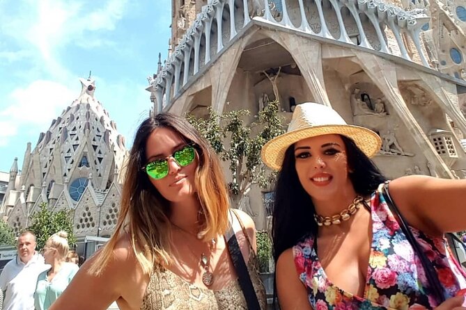 Sagrada Familia Skip The Queue With Audio Guide Tour - Arriving at Carrer de Mallorca, 401