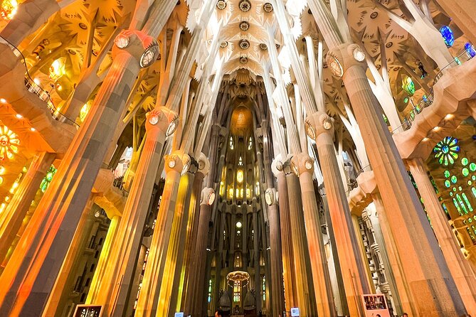 Sagrada Familia Small Group Guided Tour with Skip the Line Ticket - Meeting at Av. de Gaudí, 1