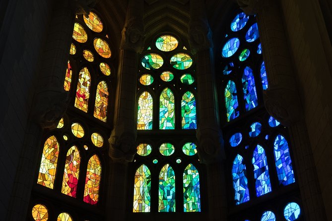 Sagrada Familia Small Group Tour with Skip the Line Ticket - Guides who make the difference