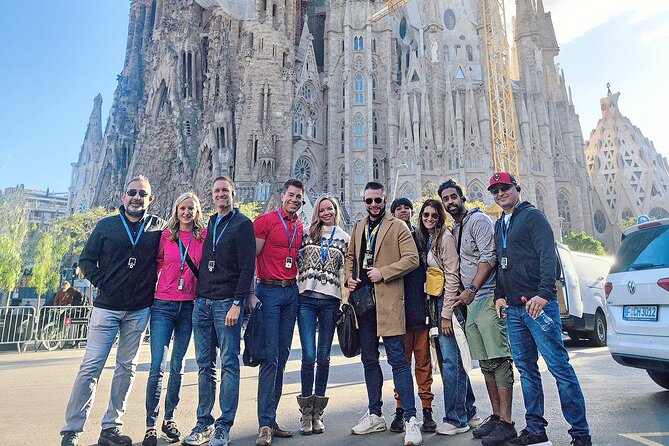 Sagrada Familia: The Golden Hour with Skip the line Tickets - A compact tour with plenty to see