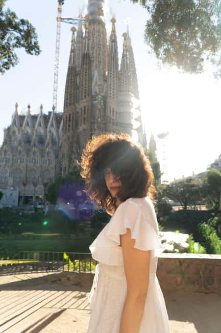Sagrada Familia tour - Meeting near Starbucks and getting oriented