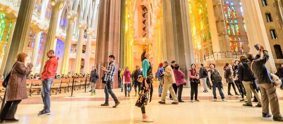 Sagrada Familia with Official Guide & Fast-Track Entry - Reading the Nativity and Passion façades