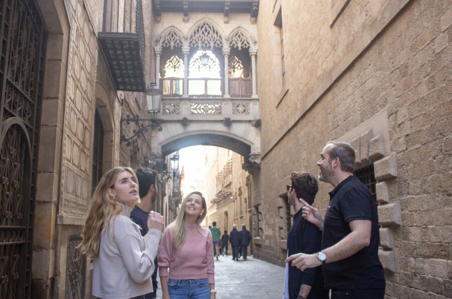 Sagrada Familia with Official Guide & Fast-Track Entry - Group size, pace, and the trade-off with a private tour