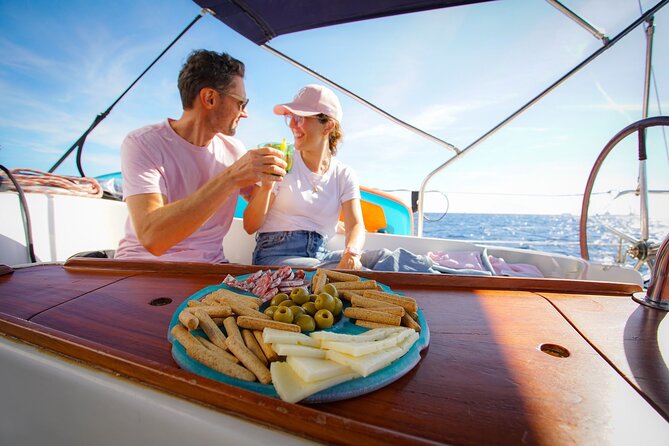 Sailing Experience and Sagrada Familia Tour - Timing problems to consider before you pay
