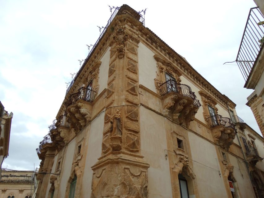 Scicli: Guided Walking Tour in Baroque City Center - Beneventano Palace and Sicilian Baroque detail