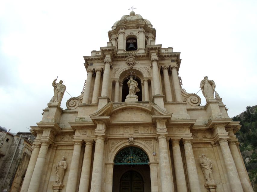 Scicli: Guided Walking Tour in Baroque City Center - San Giovanni and the Christ of Burgos