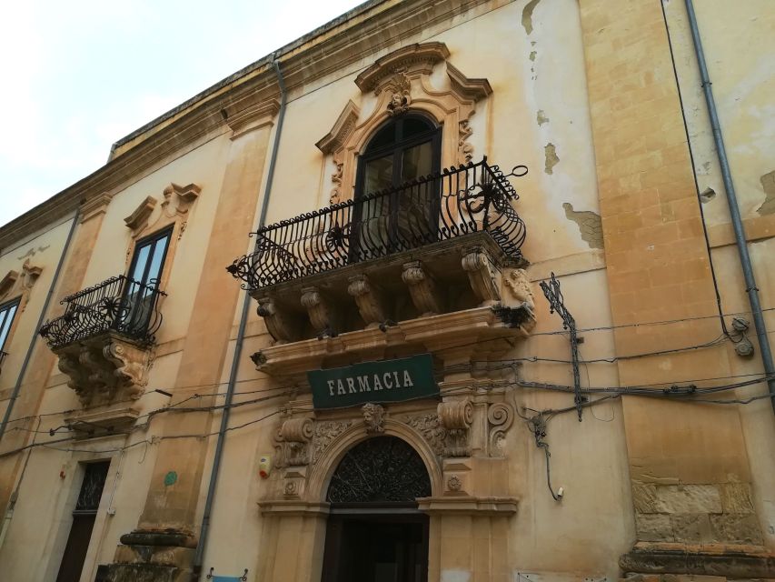 Scicli: Guided Walking Tour in Baroque City Center - How the private format affects the price