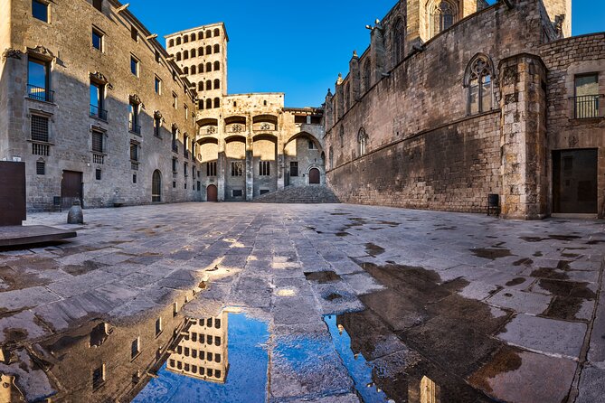 Self-Guided Audio Tour - Legends of the Gothic Quarter - A warning near one of the route’s unusual stops