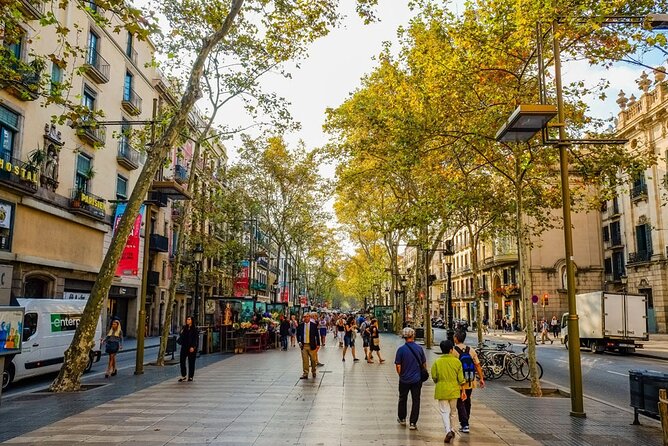 Self-Guided Audio Tour-The Surrealist Barcelona of Dalí and Gaudí - Ateneu Barcelonès and a cultural Barcelona
