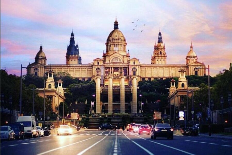 Semi-Private Barcelona Gothic, Parc Guell & Sagrada Familia - Start in Barcelona’s oldest streets