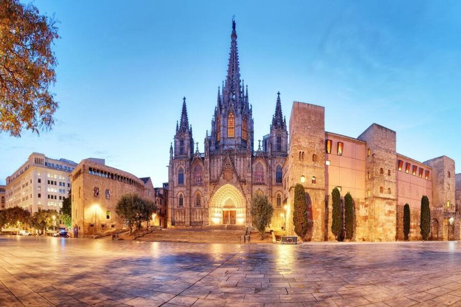 Semi-Private Barcelona Gothic, Parc Guell & Sagrada Familia - Gothic Quarter to Santa Maria del Mar