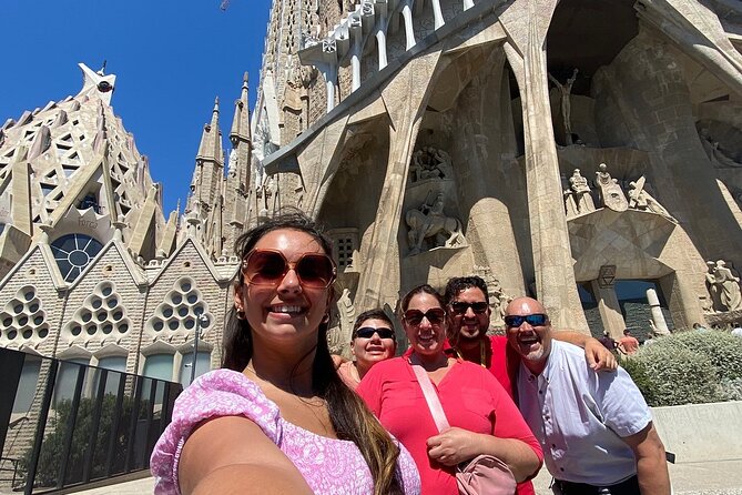 Semi-Private Barcelona Tour Gothic, Sagrada Familia & Park Guell - Plaça de Catalunya and the Gothic Quarter