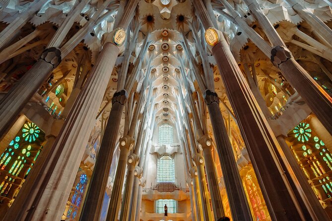 Skip the Line Sagrada Familia Guided Tour & Optional Cava Upgrade - Clothing, identification, and family considerations