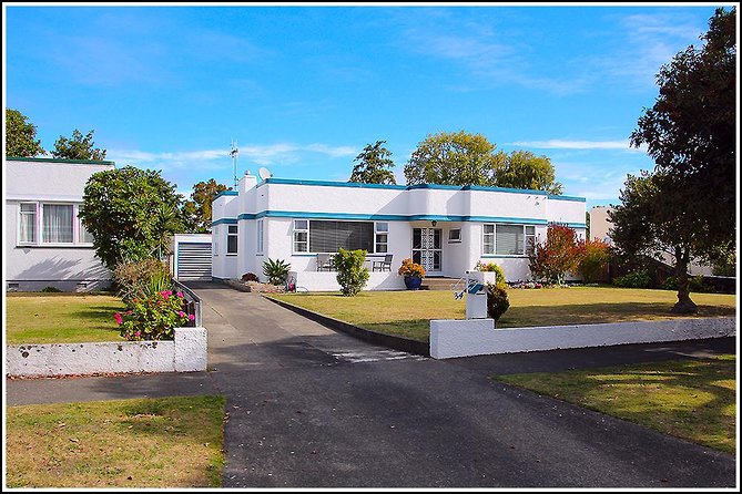 Small group - Napier City & Art Deco Tour, 2 hours - Is $80.67 a fair price?