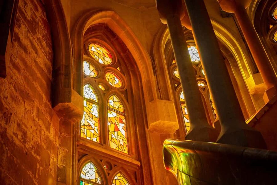 Small-Group Sagrada Familia Fully Guided Tour - Should you book the small-group Sagrada Familia tour?