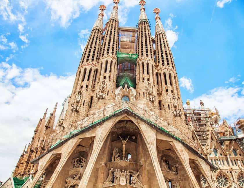 Small-Group Sagrada Familia Fully Guided Tour - FAQ