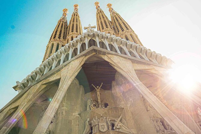 Small Group Tour in Barcelona Sagrada Familia with Tickets - Key Points at a Glance