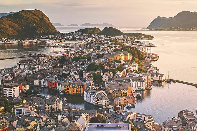 Small-Group Walk in Ålesund: Art Nouveau & Insider Tips - Key points to know before booking