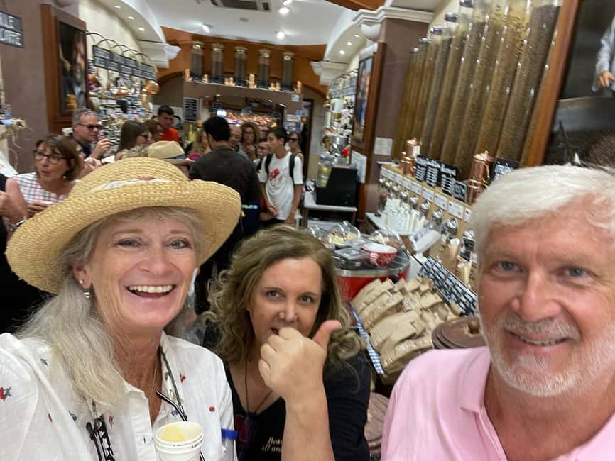 Sorrento: Gothic-Baroque Art Tour & Free local Tasting - Sweet and savory tasting stops