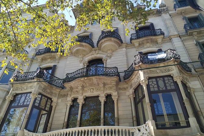 The Story of Gaudi and Modernism Private Walking Tour - Why this Gaudi walk works well at the start of a Barcelona visit