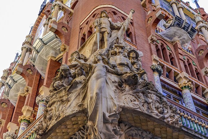 The wonders of architecture 2 hours on foot in Barcelona - Casa Lleó i Morera, a less familiar Modernista stop
