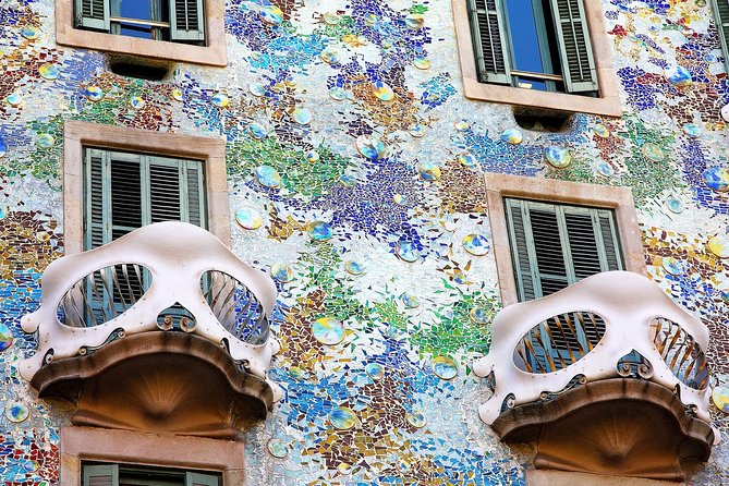 The wonders of architecture 2 hours on foot in Barcelona - Palau de la Música Catalana and Catalan identity
